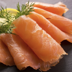 Rodajas de salmón ahumado en frío