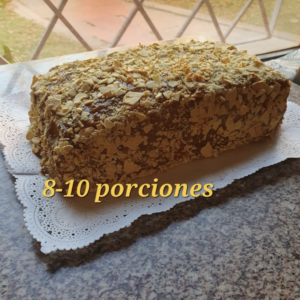 Torta Hojarasca manjar crema pastelera nueces y mermelada de frambuesa