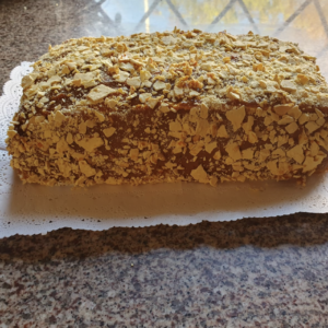 Torta Hojarasca manjar crema pastelera y nueces